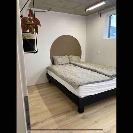 Modern Garage Suite - Free Parking & Self Check In Хверагерди Екстериор снимка